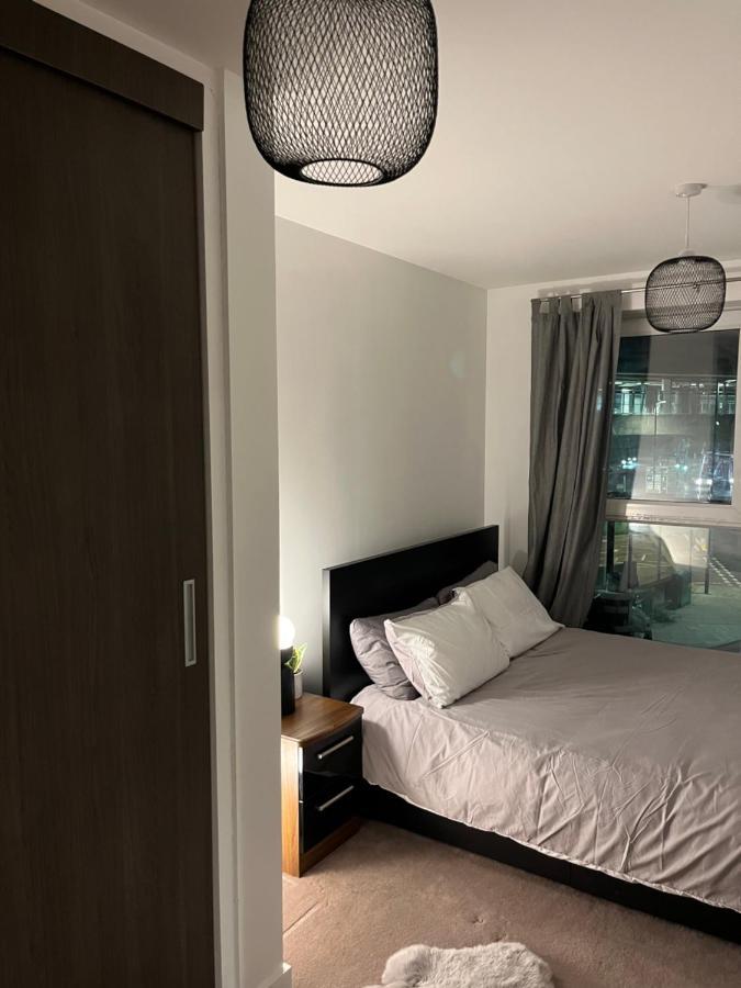Luxurious Dlr Apartment London Exterior photo